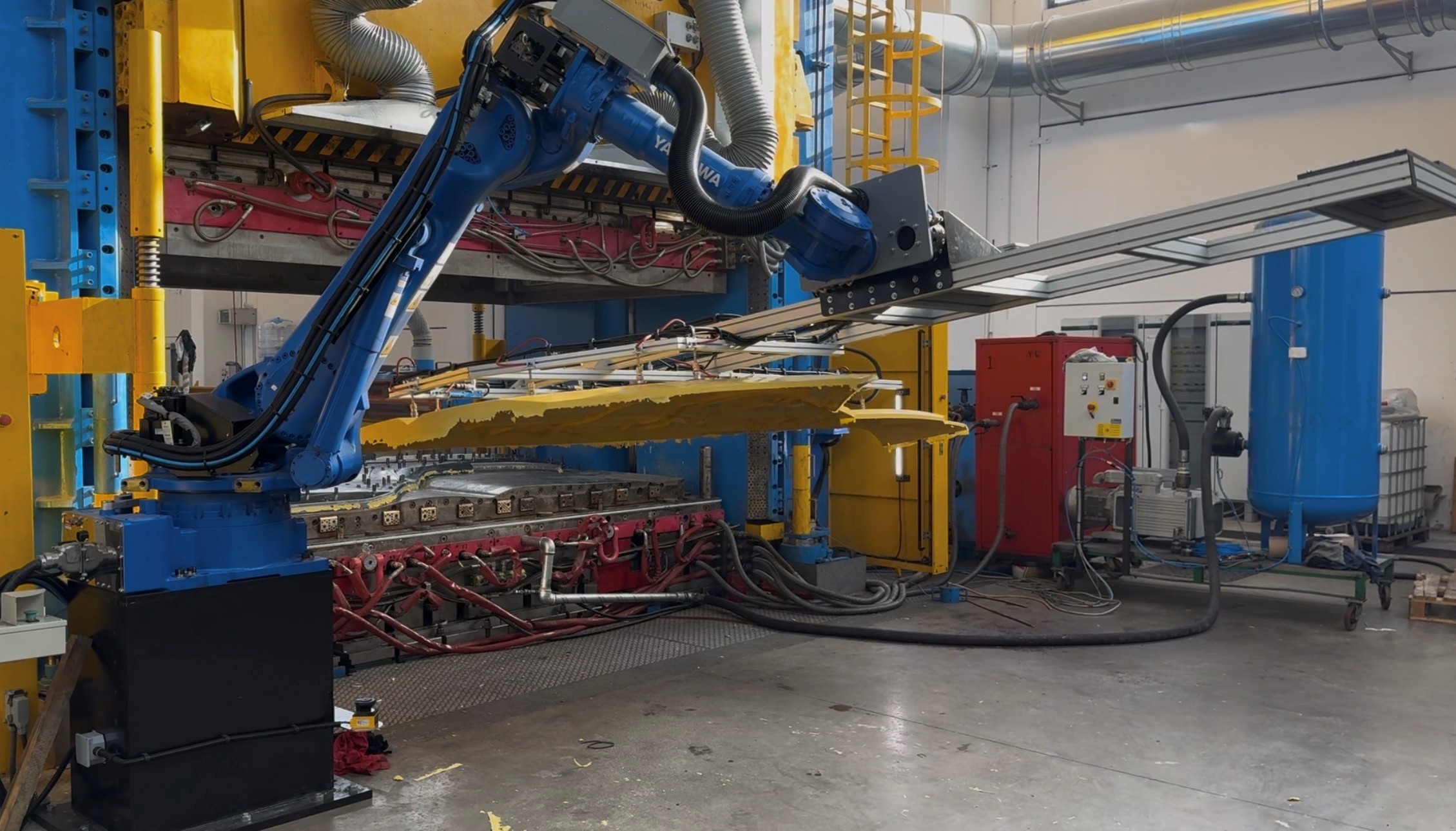 Robot FANUC per smerigliatura e lavorazione superficiale di componenti